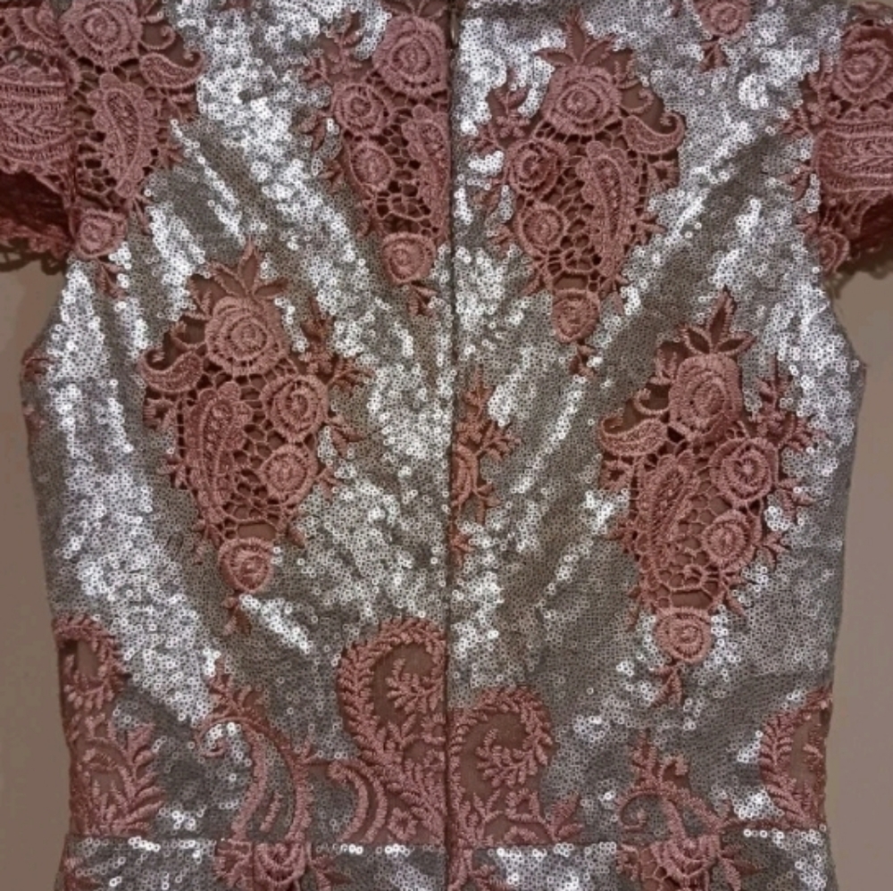 Dress The Population Sabrina Sequin Lace Romper Dusty Rose Silver - Picture 7 of 11